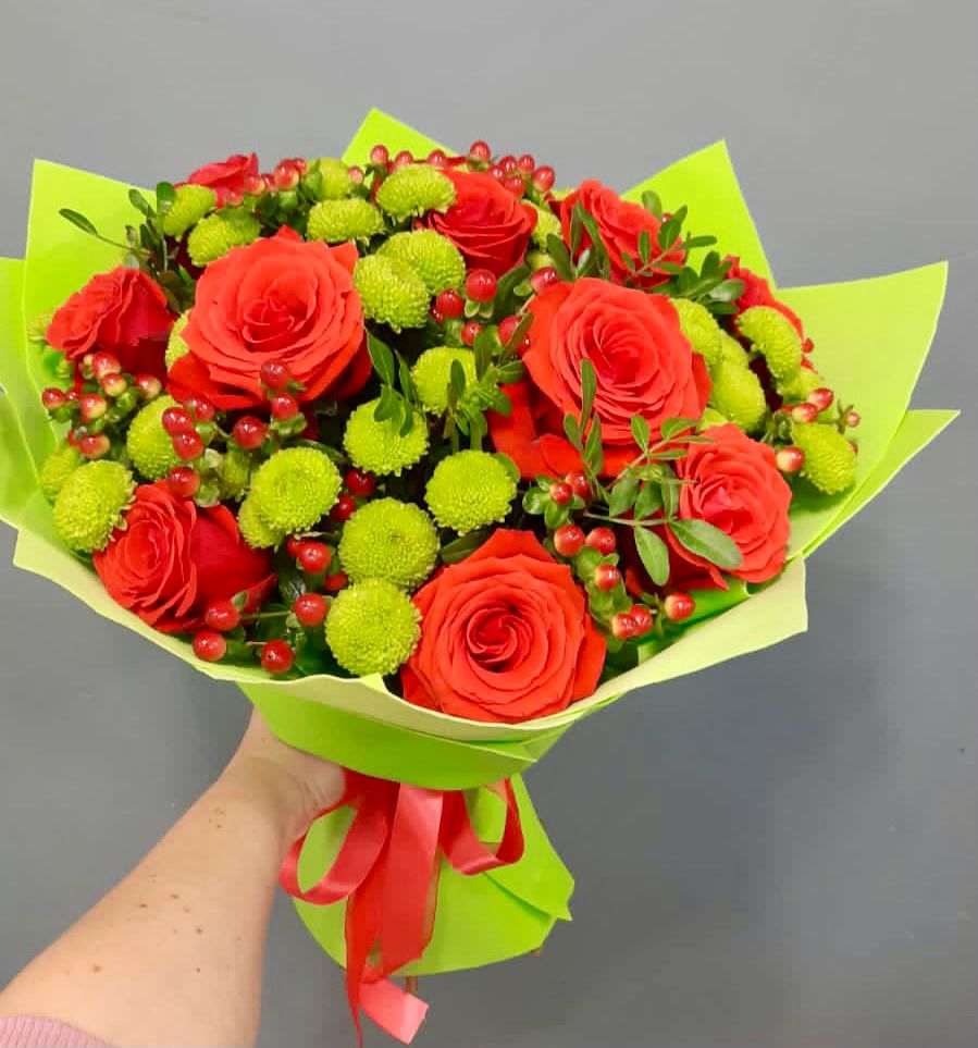 Букет цветов из: Хризантемы и Розы в Кандалакше