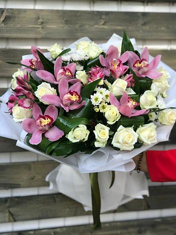 Букет цветов из: Розы и Хризантемы в Кандалакше