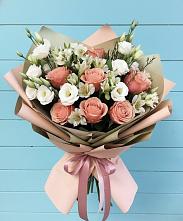 Букет цветов из:  Розы, Альстромерии и Лизиантусы #REPLACE_PRED# Кандалакше