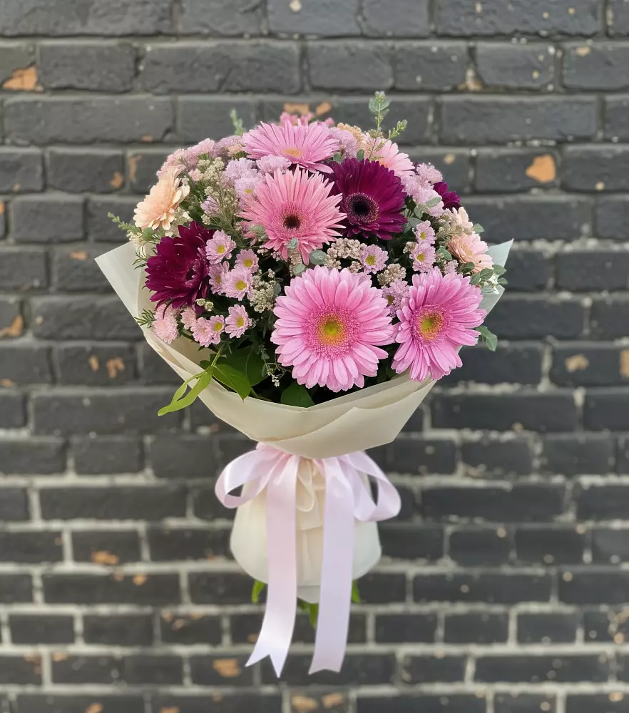 Букет цветов из: Герберы и Хризантемы в Кандалакше