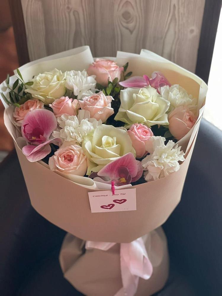 Букет цветов из: Орхидеи, Розы и Гвоздики в Кандалакше