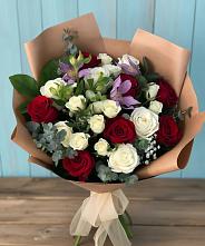 Букет цветов из:  Розы и Альстромерии в Кандалакше