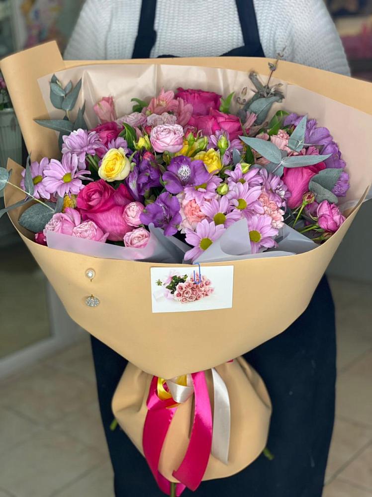 Букет цветов из: Хризантемы, Гвоздики и Альстромерии в Кандалакше