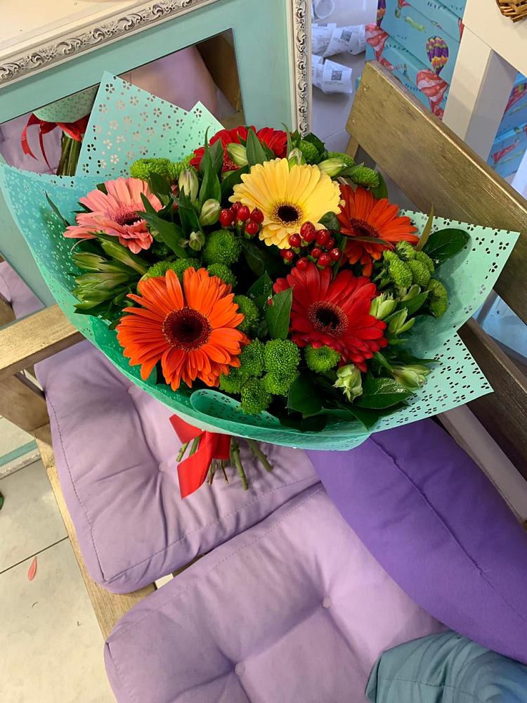 Букет цветов из: Герберы, Хризантемы и Альстромерии в Кандалакше