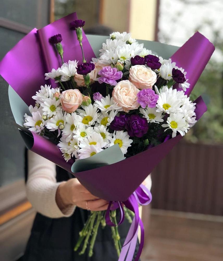 Букет цветов из: Хризантемы, Гвоздики и Розы в Кандалакше