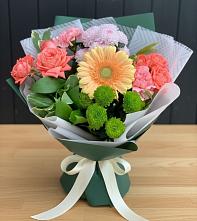 Букет цветов из:  Гвоздики, Розы, Герберы и Хризантемы в Кандалакше