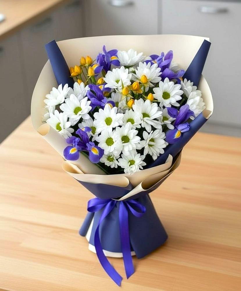 Букет цветов из: Розы, Ирисы и Хризантемы в Кандалакше