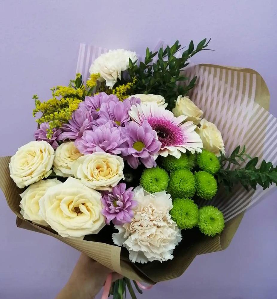 Букет цветов из: Хризантемы, Розы, Гвоздики и Герберы в Кандалакше