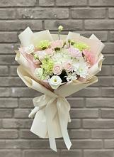 Букет цветов из:  Гвоздики, Розы, Лизиантусы и Хризантемы в Кандалакше