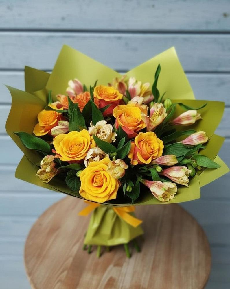 Букет цветов из: Альстромерии и Розы в Кандалакше