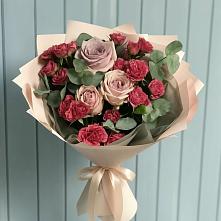 Букет цветов из:  Гвоздики и Розы в Кандалакше