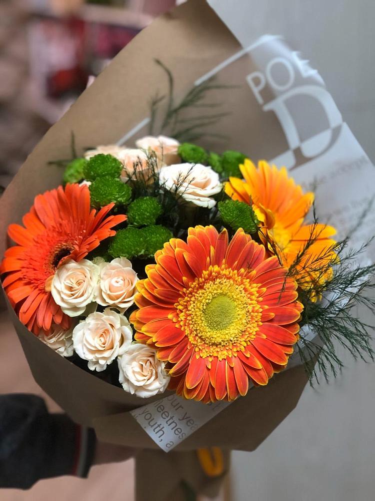 Букет цветов из: Герберы, Хризантемы и Розы в Кандалакше