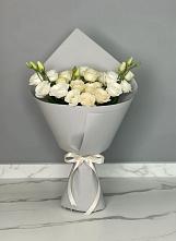 Букет цветов из:  Розы и Лизиантусы в Кандалакше